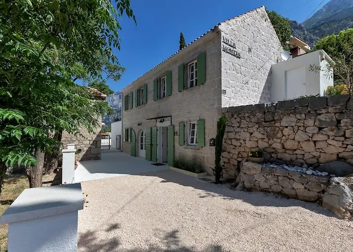 Montes - Exklusiv فيلة *