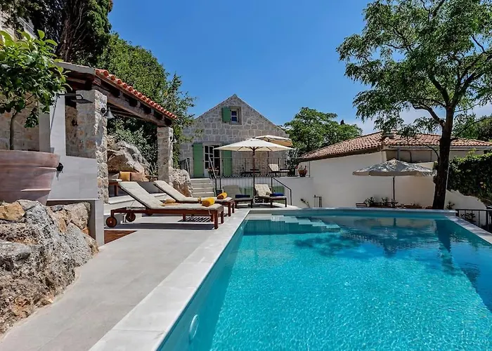 Montes - Exklusiv فيلة