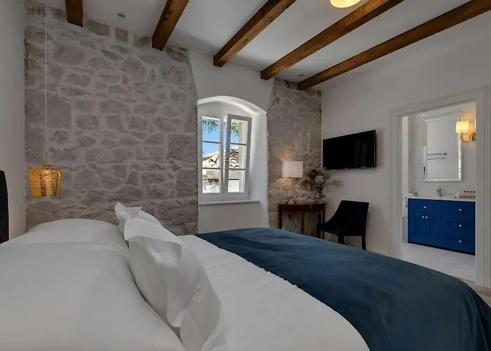 Montes - Exklusiv فيلة *