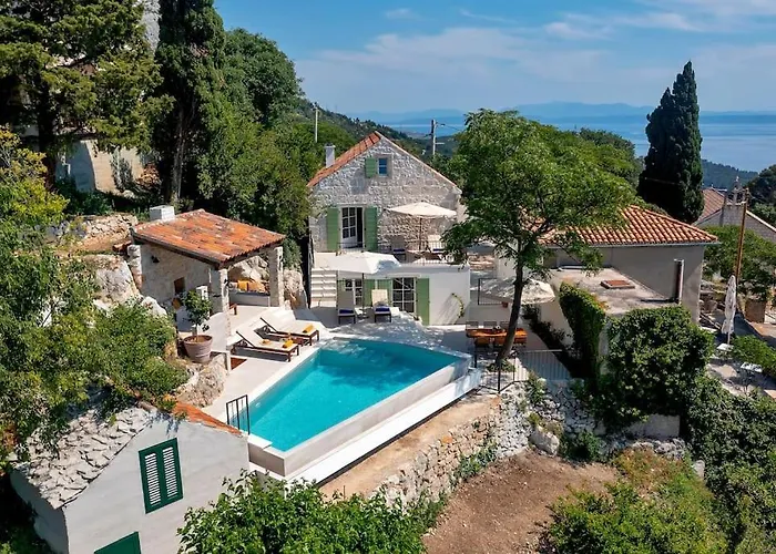 فيلة Montes - Exklusiv